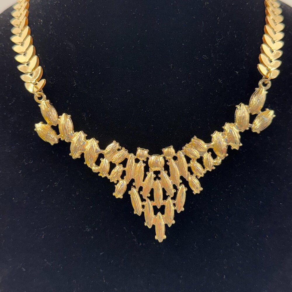 MILA Vintage Prong Set Acrylic Necklace - Picture 6 of 7